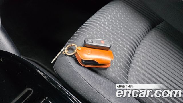 Toyota Prius (IV) 1.8 E 2018 — фото 19