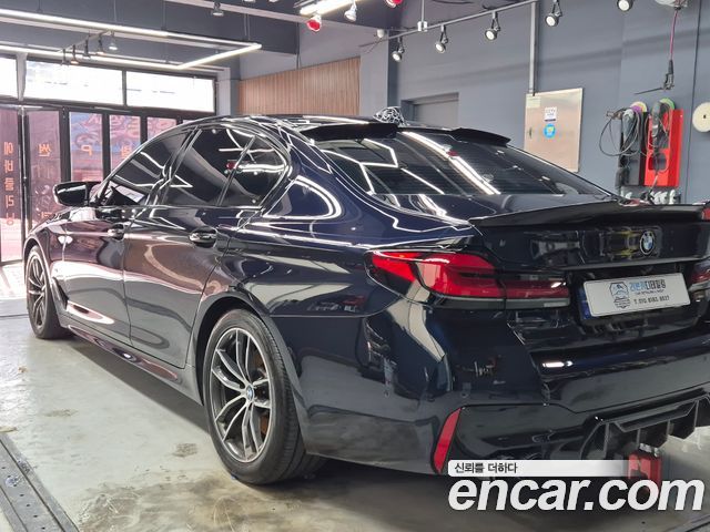 BMW 5 Series (G30) 520i M Sport 2023 — фото 3
