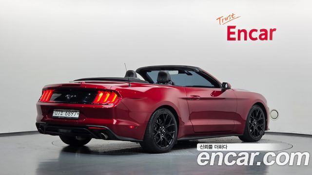 Ford Mustang Convertible 2018 — фото 2