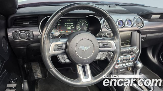 Ford Mustang Convertible 2018 — фото 17