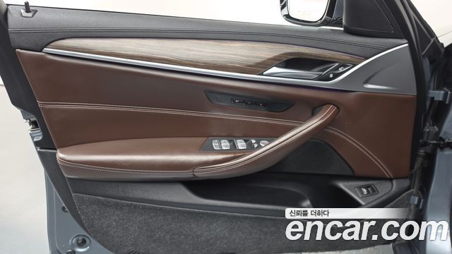 BMW 5 Series (G30) 520d M Sport Package Plus 2020 — фото 30