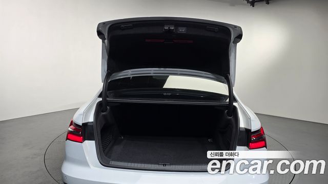 Audi A6 (C8) 45 TFSI Premium 2023 — фото 18