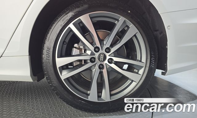 Audi A6 (C8) 45 TFSI Premium 2023 — фото 21