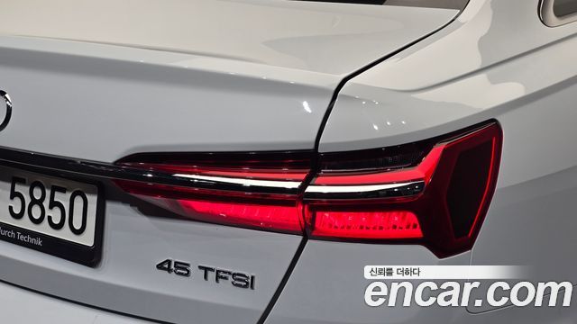 Audi A6 (C8) 45 TFSI Premium 2023 — фото 23
