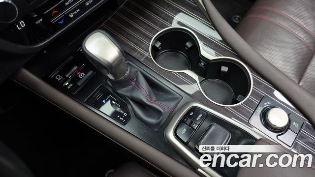 Lexus RX450h (IV) Executive 2019 — фото 9