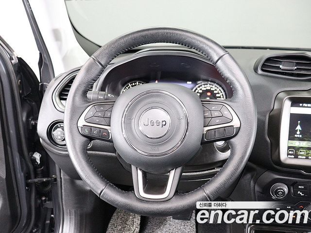 Jeep Renegade 1.3 Limited 2022 — фото 20