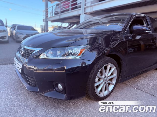 Lexus CT200h 1.8 Compact Luxury ZWA10 2011 — фото 3