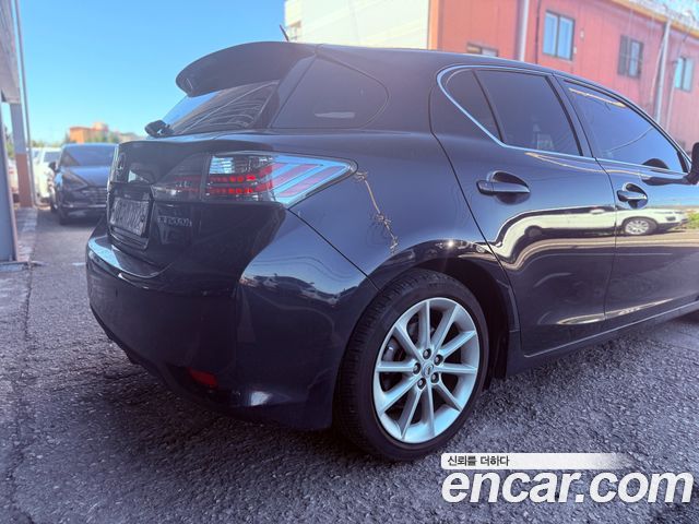 Lexus CT200h 1.8 Compact Luxury ZWA10 2011 — фото 5