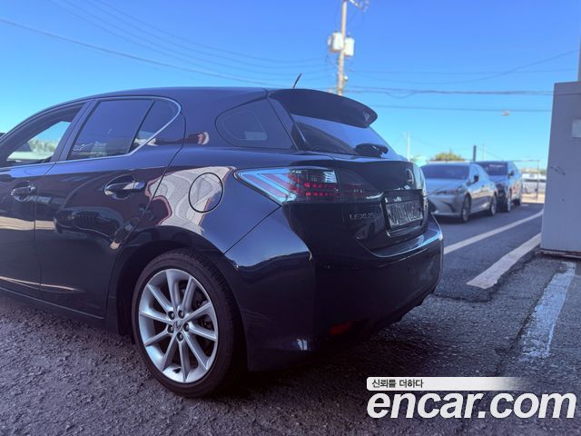 Lexus CT200h 1.8 Compact Luxury ZWA10 2011 — фото 6