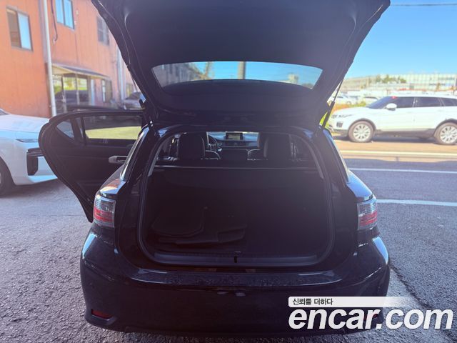 Lexus CT200h 1.8 Compact Luxury ZWA10 2011 — фото 9