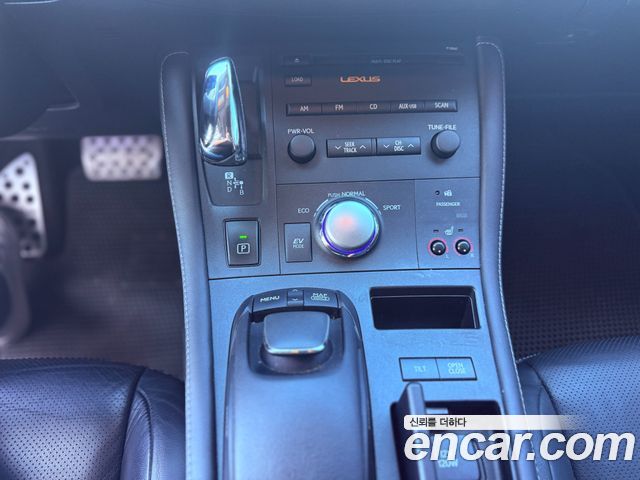 Lexus CT200h 1.8 Compact Luxury ZWA10 2011 — фото 16