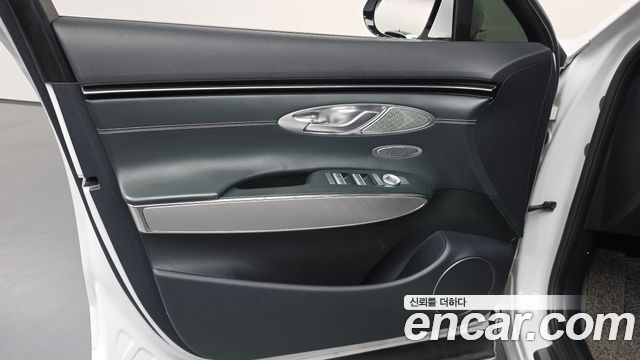 Genesis Electrified (GV70) e-AWD 2022 — фото 24