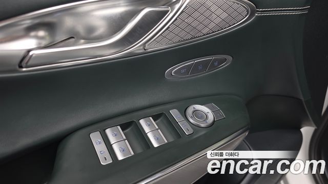 Genesis Electrified (GV70) e-AWD 2022 — фото 29
