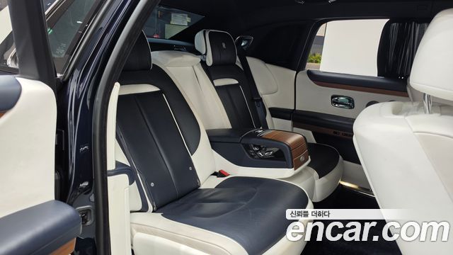 Rolls-Royce Ghost (II) 6.7 EWB V12 2021 — фото 12
