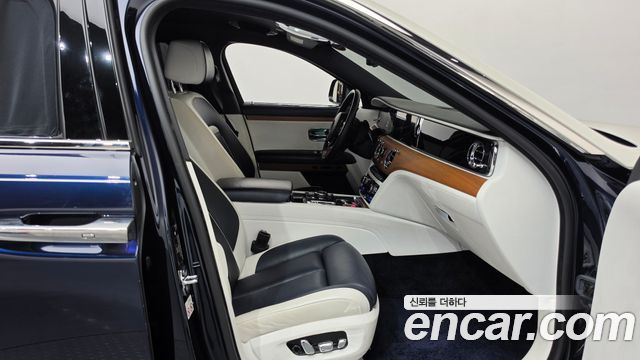 Rolls-Royce Ghost (II) 6.7 EWB V12 2021 — фото 26