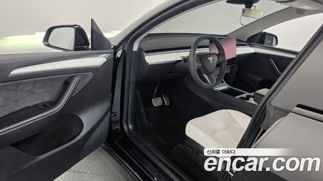 Tesla Model Y RWD 2024 — фото 10