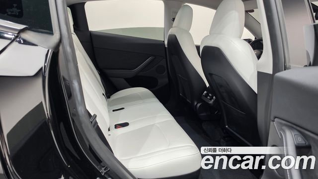Tesla Model Y RWD 2024 — фото 11