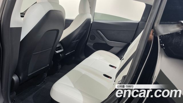 Tesla Model Y RWD 2024 — фото 19