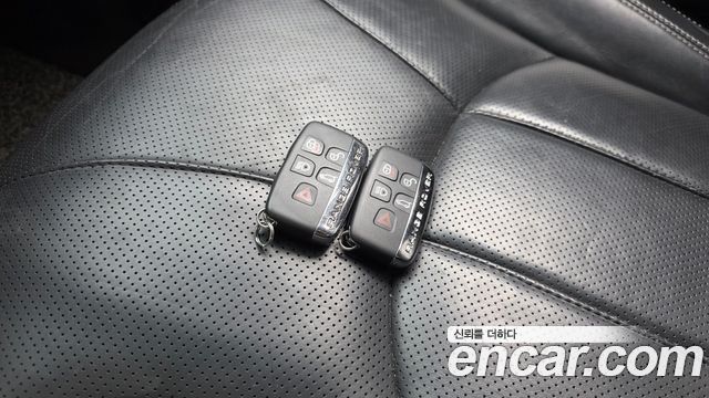 Land Rover Range Rover Evoque 2.0 TD4 HSE 2017 — фото 28