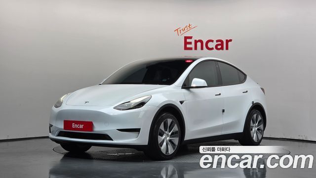 Tesla Model Y RWD 2023 — фото 1