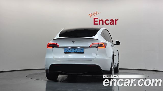 Tesla Model Y RWD 2023 — фото 4