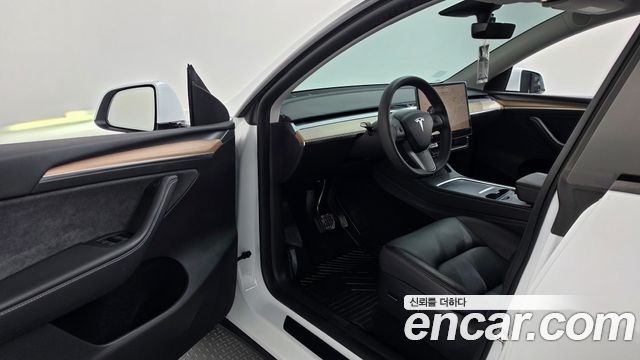 Tesla Model Y RWD 2023 — фото 10
