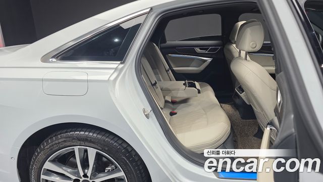 Audi A6 (C8) 45 TFSI Premium 2023 — фото 15