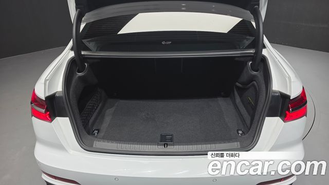 Audi A6 (C8) 45 TFSI Premium 2023 — фото 22