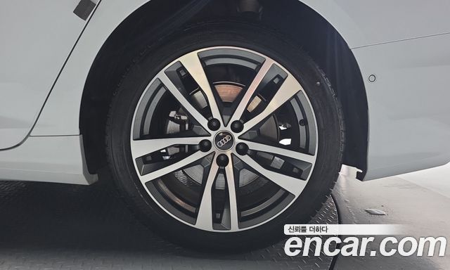 Audi A6 (C8) 45 TFSI Premium 2023 — фото 27