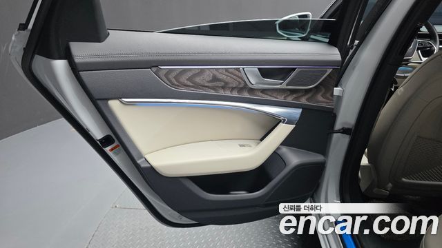 Audi A6 (C8) 45 TFSI Premium 2023 — фото 31