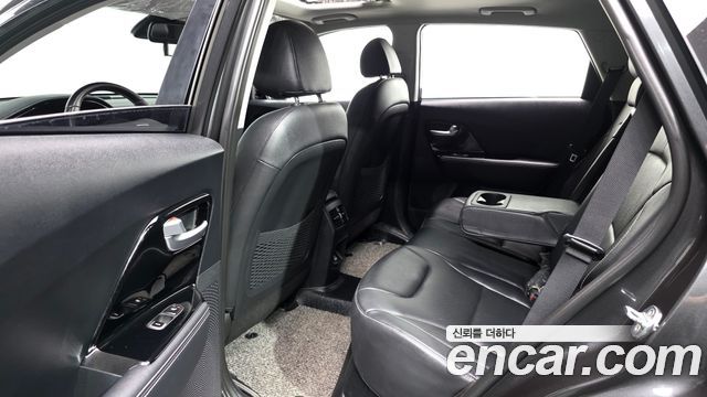 Kia Niro EV Noblesse 2022 — фото 11