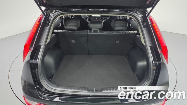 Kia Niro Prestige 2024 — фото 20