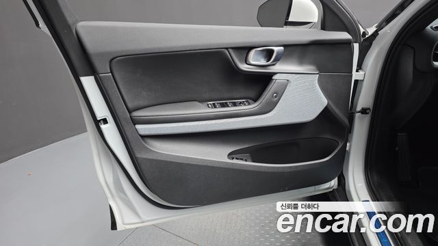 Polestar 2 Standard Singlemotor 2025 — фото 24