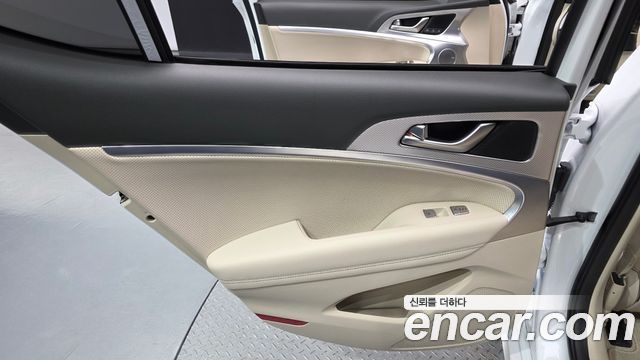 Genesis G70 Gasoline 2.0T 4WD 2021 — фото 25