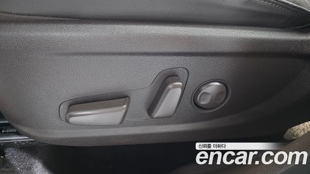 Hyundai Santa Fe Gasoline 2.5T 2WD Prestige 2023 — фото 31
