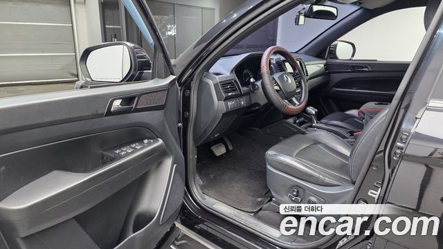 KG Mobility (SsangYong) Rexton Sports Khan Diesel 2.2 2WD Prestige Special (5-Link) 2020 — фото 10