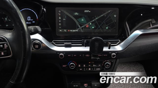 Kia Niro Plus Air 2023 — фото 13