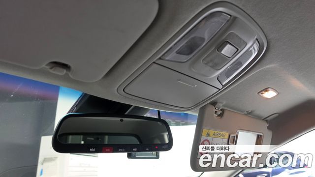 Kia Niro Plus Air 2023 — фото 17