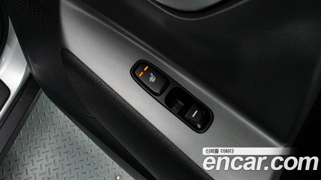 Kia Niro Plus Air 2023 — фото 18