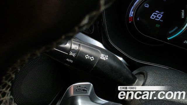 Kia Niro Plus Air 2023 — фото 28