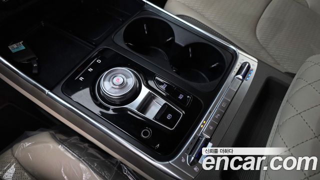 Kia Carnival (IV) Gasoline 9-Seater Hi Limousine (7-seater Limousine(Special vehicle) 2025 — фото 9