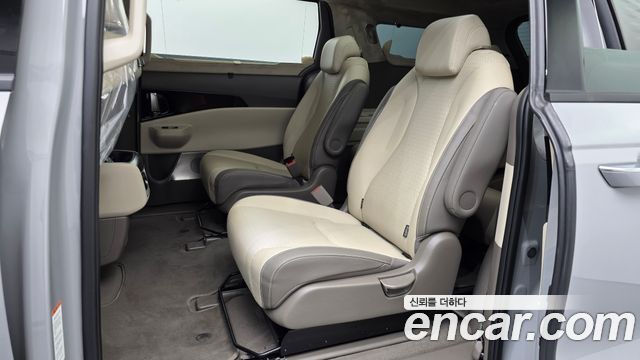 Kia Carnival (IV) Gasoline 9-Seater Hi Limousine (7-seater Limousine(Special vehicle) 2025 — фото 12
