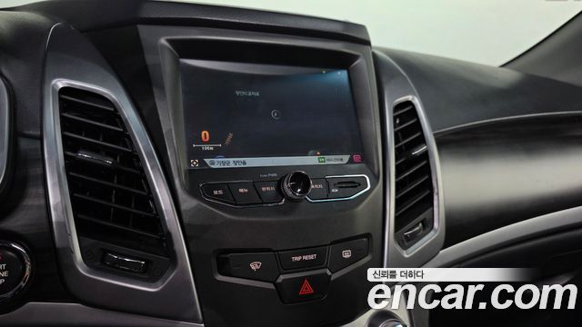 KG Mobility (SsangYong) Korando C 2.0 CVT 2WD Deluxe 2014 — фото 14