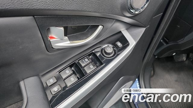 KG Mobility (SsangYong) Korando C 2.0 CVT 2WD Deluxe 2014 — фото 19