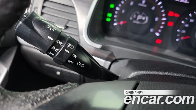 KG Mobility (SsangYong) Korando C 2.0 CVT 2WD Deluxe 2014 — фото 28