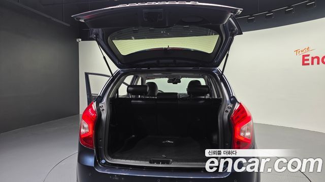 KG Mobility (SsangYong) Korando C 2.0 CVT 2WD Deluxe 2014 — фото 34