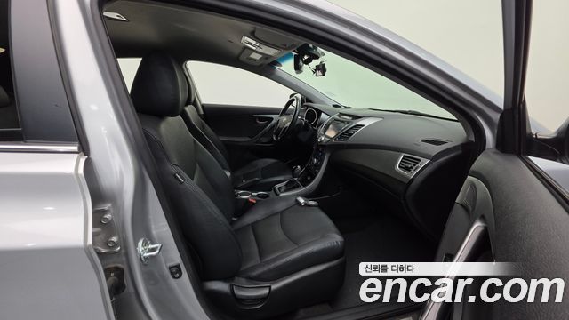 Hyundai Avante 1.6 GDi Modern Standard 2016 — фото 10