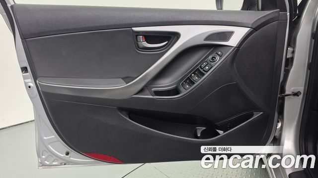Hyundai Avante 1.6 GDi Modern Standard 2016 — фото 24