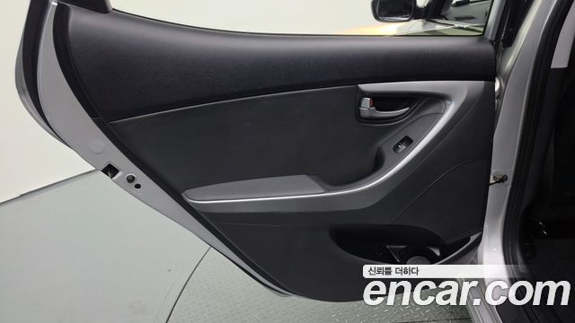 Hyundai Avante 1.6 GDi Modern Standard 2016 — фото 25