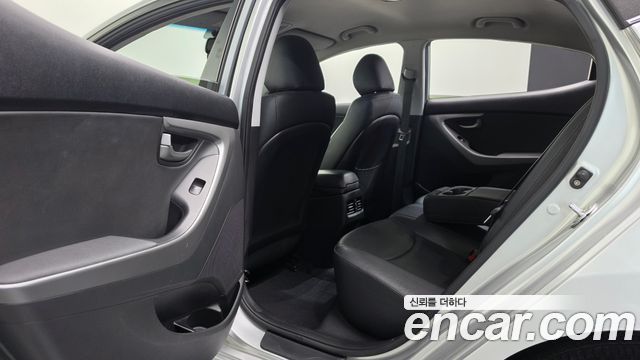 Hyundai Avante 1.6 GDi Modern Standard 2016 — фото 27